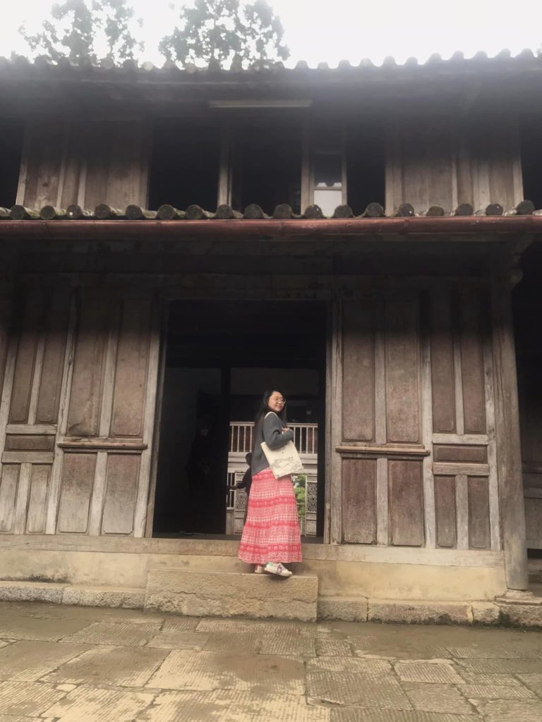 Dinh Thự vua mèo