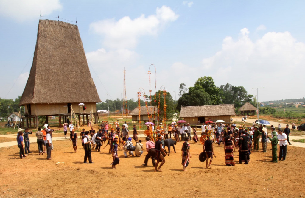 Làng du lịch Kon Pring