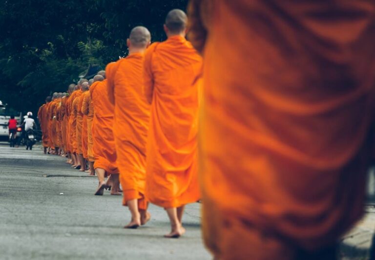 xuất gia gieo duyên